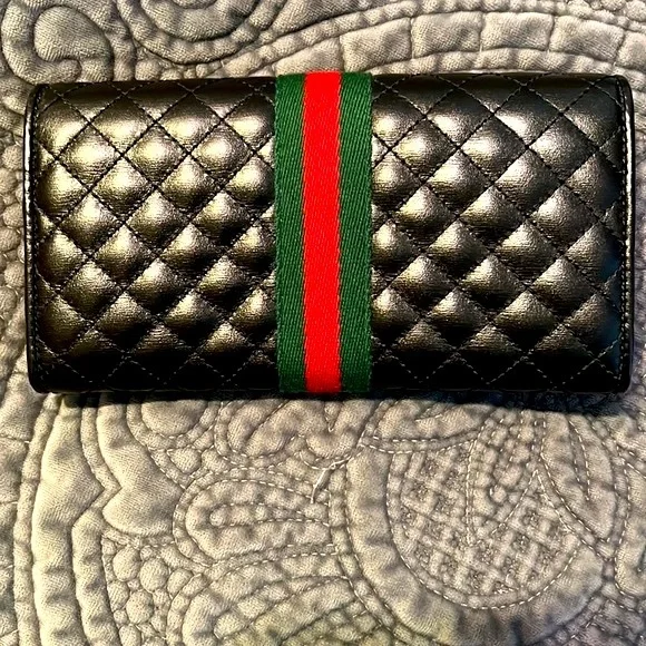 NWOT GUCCI WALLET💗💗💗FULL INCLUSION💗 - Picture 3 of 9